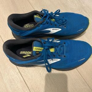 Brooks Men’s Adrenaline sz 11.5